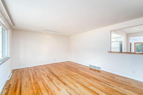 666 Marieda Dr, Cincinnati, OH 45245 photo 9
