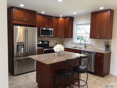 125 Junedale Dr, Greenhills, OH 45218 photo 2