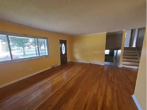 125 Junedale Dr, Greenhills, OH 45218 photo 4