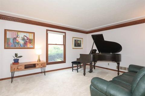 12138 Paulmeadows Dr, Cincinnati, OH 45249 photo 5