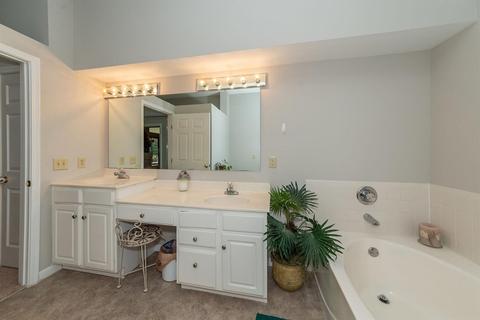 7870 Gapstow Brg, Cincinnati, OH 45231 photo 24