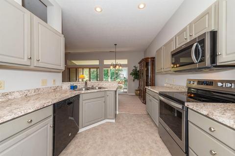 7870 Gapstow Brg, Cincinnati, OH 45231 photo 5