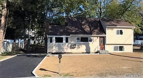 1009 Hollytree Dr, Cincinnati, OH 45231 photo 1