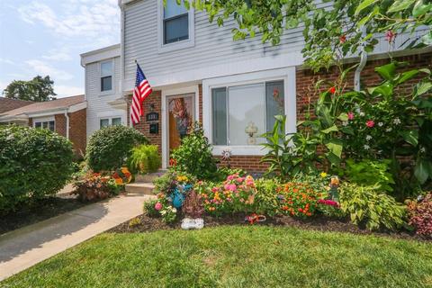 535 Constitution Sq, Cincinnati, OH 45255 photo 2