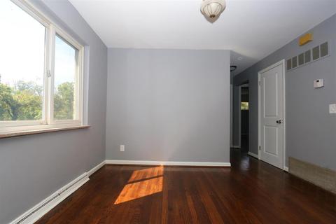 2121 Adams Rd, Cincinnati, OH 45231 photo 8