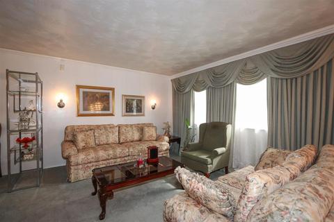 892 Hanson Dr, Forest Park, OH 45240 photo 5