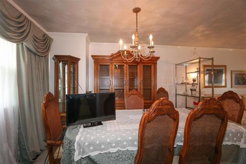 892 Hanson Dr, Forest Park, OH 45240 photo 9