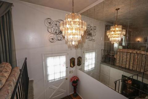 892 Hanson Dr, Forest Park, OH 45240 photo 3