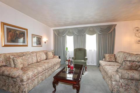 892 Hanson Dr, Forest Park, OH 45240 photo 4