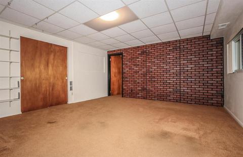 78 Hadley Rd, Greenhills, OH 45218 photo 16