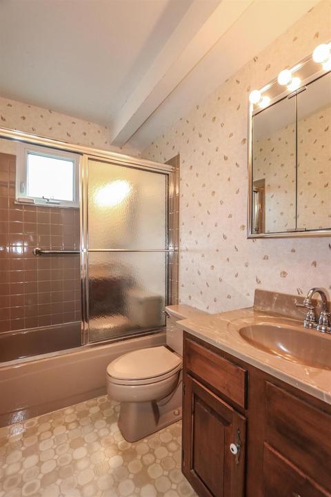 78 Hadley Rd, Greenhills, OH 45218 photo 28