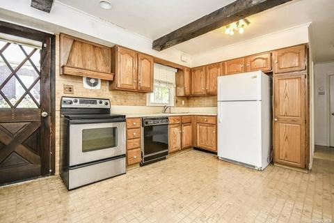 78 Hadley Rd, Greenhills, OH 45218 photo 7
