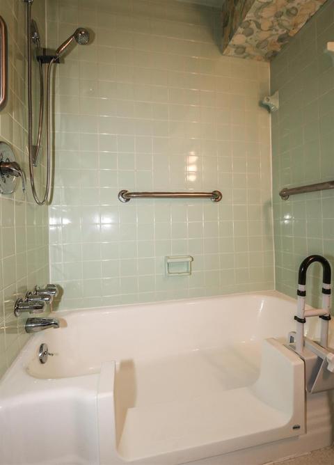 78 Hadley Rd, Greenhills, OH 45218 photo 36