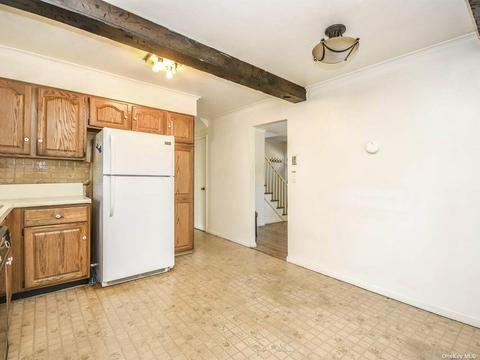 78 Hadley Rd, Greenhills, OH 45218 photo 8