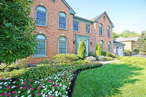 5621 Samstone Ct, Blue Ash, OH 45242 photo 2