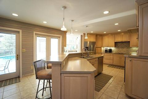 5621 Samstone Ct, Blue Ash, OH 45242 photo 9