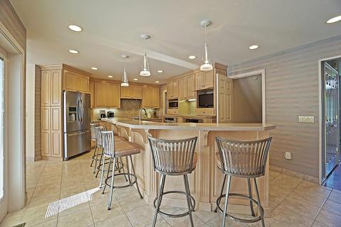 5621 Samstone Ct, Blue Ash, OH 45242 photo 10
