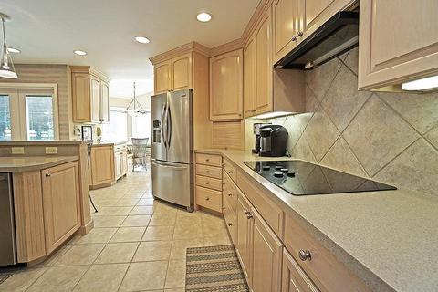 5621 Samstone Ct, Blue Ash, OH 45242 photo 13