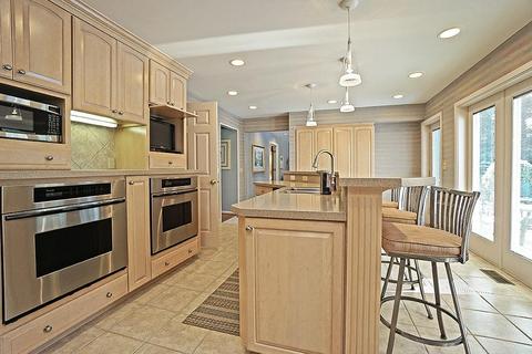 5621 Samstone Ct, Blue Ash, OH 45242 photo 11