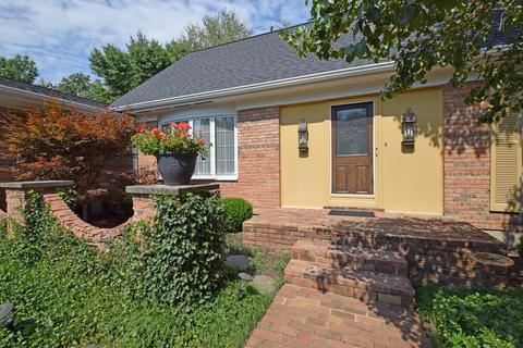 10263 Lochcrest Dr, Cincinnati, OH 45231 photo 2