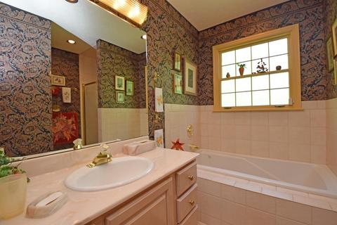 10263 Lochcrest Dr, Cincinnati, OH 45231 photo 17