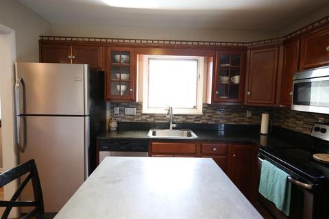 146 Junedale Dr, Greenhills, OH 45218 photo 5
