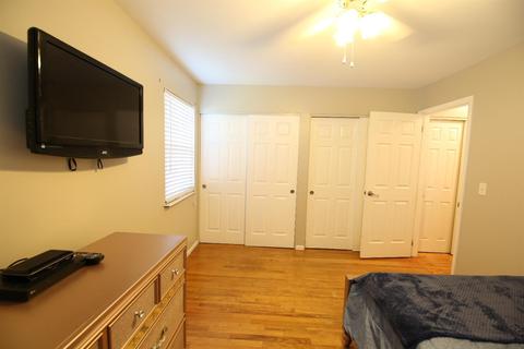 146 Junedale Dr, Greenhills, OH 45218 photo 9