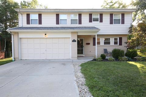 146 Junedale Dr, Greenhills, OH 45218 photo 1