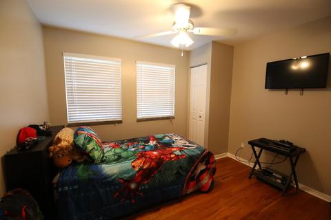 146 Junedale Dr, Greenhills, OH 45218 photo 10