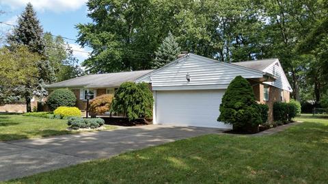 8916 Cavalier Dr, Cincinnati, OH 45231 photo 2