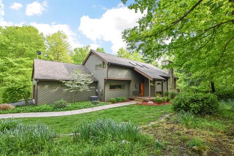 33 Locust Hill Rd, Cincinnati, OH 45245 photo 1