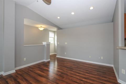 7595 Skyview Cir, Cincinnati, OH 45248 photo 5