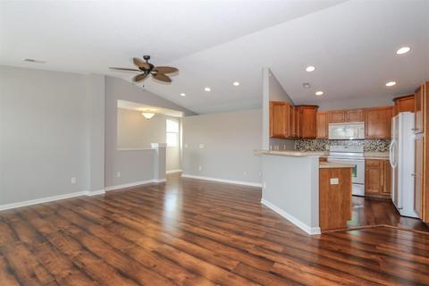 7595 Skyview Cir, Cincinnati, OH 45248 photo 4