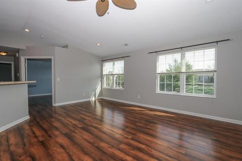 7595 Skyview Cir, Cincinnati, OH 45248 photo 2