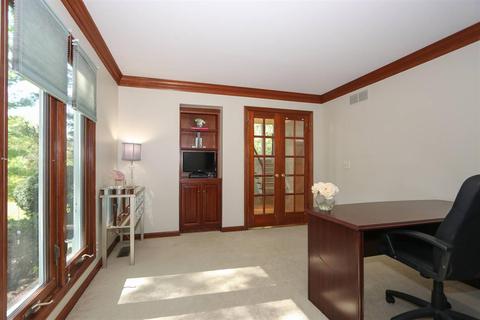 3831 Monets Ln, Evendale, OH 45241 photo 17