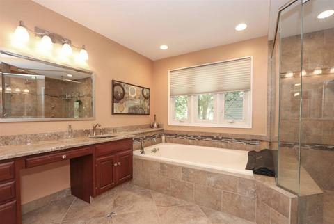 3831 Monets Ln, Evendale, OH 45241 photo 21