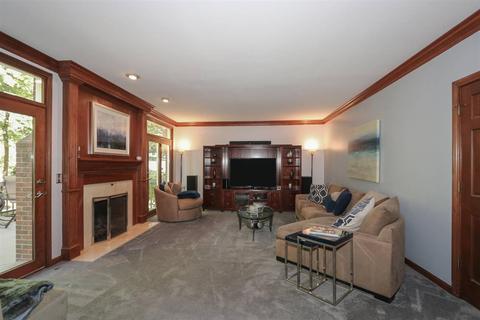3831 Monets Ln, Evendale, OH 45241 photo 7