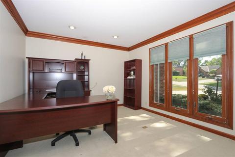 3831 Monets Ln, Evendale, OH 45241 photo 16