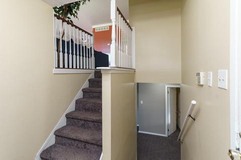 1218 Thomas Ct, Lincoln Heights, OH 45215 photo 4