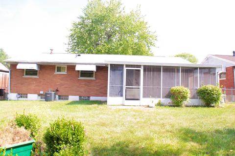 2389 Bluelark Dr, Cincinnati, OH 45231 photo 2