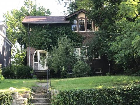489 Riddle Rd, Cincinnati, OH 45220 photo 1