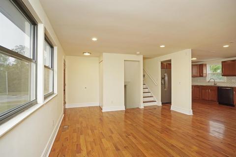 1594 Karahill Dr, Forest Park, OH 45240 photo 4