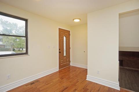 1594 Karahill Dr, Forest Park, OH 45240 photo 3