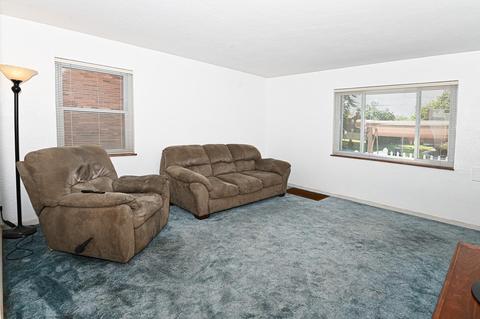 1990 Alphonse Ln, Cincinnati, OH 45238 photo 4