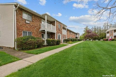 724 E Brooke Dr, Monroe, OH 45050 photo 1