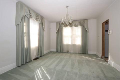 3975 Ardmore Ave, Cincinnati, OH 45229 photo 9