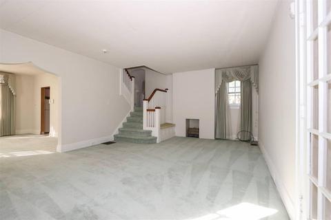 3975 Ardmore Ave, Cincinnati, OH 45229 photo 6