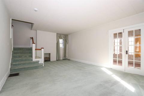 3975 Ardmore Ave, Cincinnati, OH 45229 photo 4