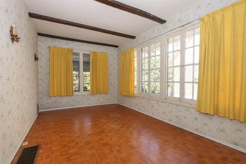 3975 Ardmore Ave, Cincinnati, OH 45229 photo 3