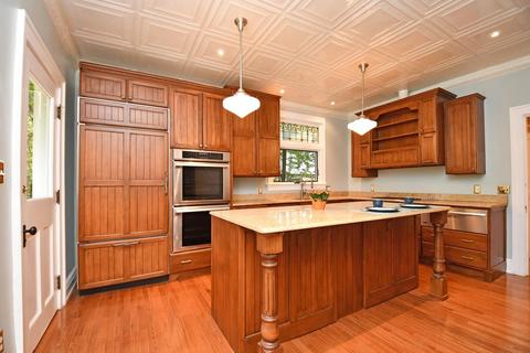 250 Woolper Ave, Cincinnati, OH 45220 photo 9